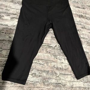 ZYIA Black Crop Leggings